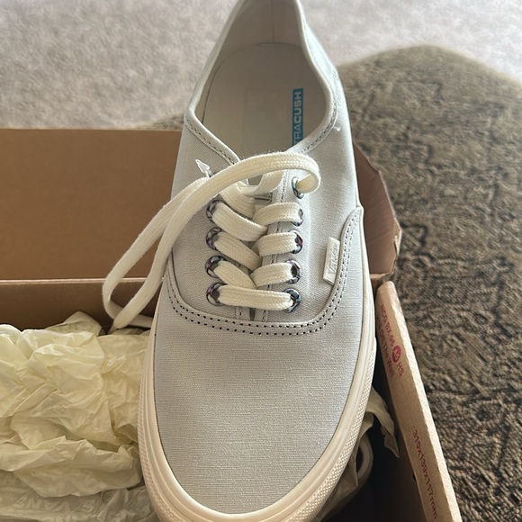 Vans White Sneakers - Picture 4 of 6